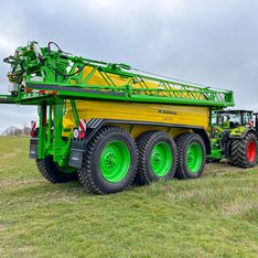 Profi-Class Tridem Die 3-achsige Pflanzenschutzspritze