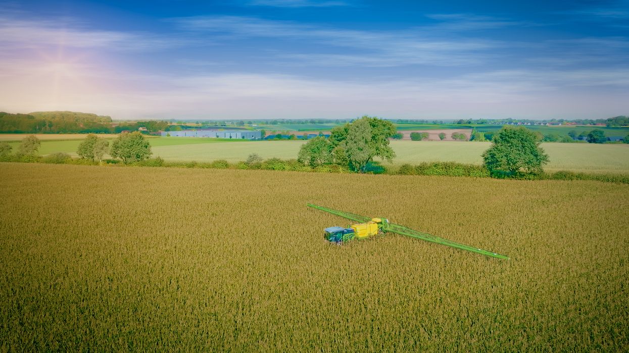 DAMMANN-trac DT 2400H S5 Highlander EcoDrive - Ein Selbstfahrer der Sonderklasse - von der Fahrerkabine aus flexibel verstellbar in Spur und Höhe